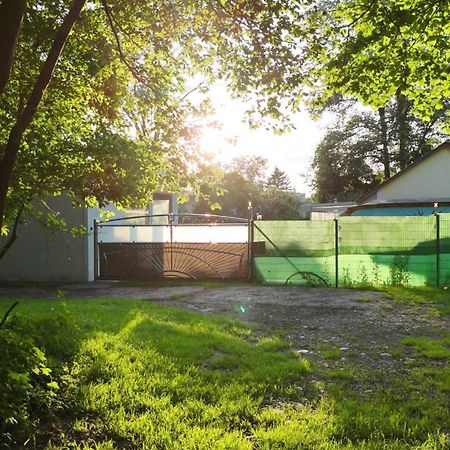 Erlebe Unseren Verein Im Geraeumigen Wohnwagen! Feldkirchen bei Graz ภายนอก รูปภาพ